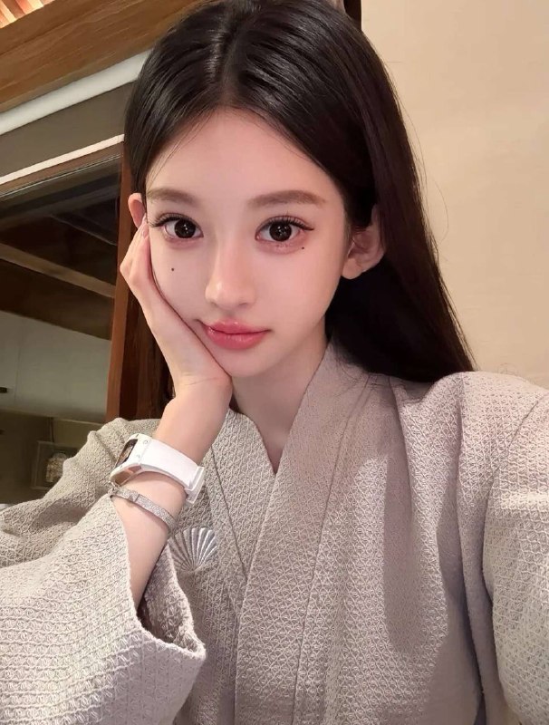#深圳 渣渣辉🏠168D童颜大乳 图片 2