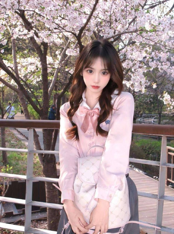 06年清纯气质韩系氧气美女 图片 3