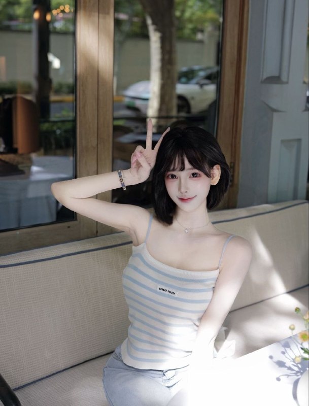 💝05新人网红萌少女日系短发 图片 2