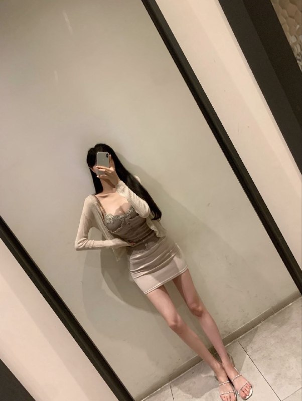 🌸：年纪04年    净身高168 图片 2