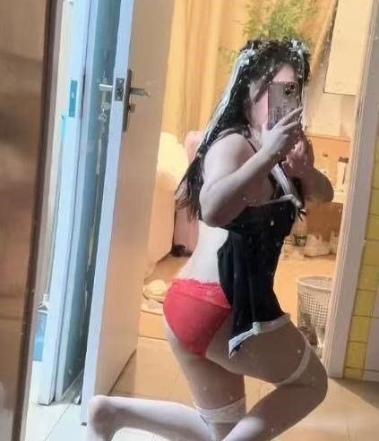 闵行泻火巨乳白丝 图片 1