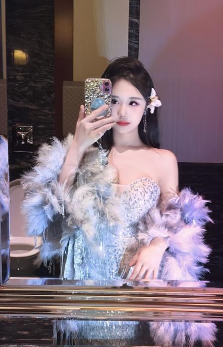 龙岗SM女王梦妮 图片 1