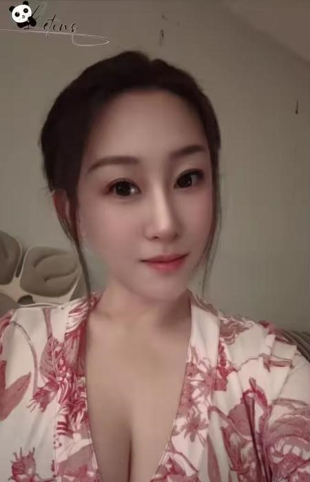 拉丝水床少妇琪琪 图片 1
