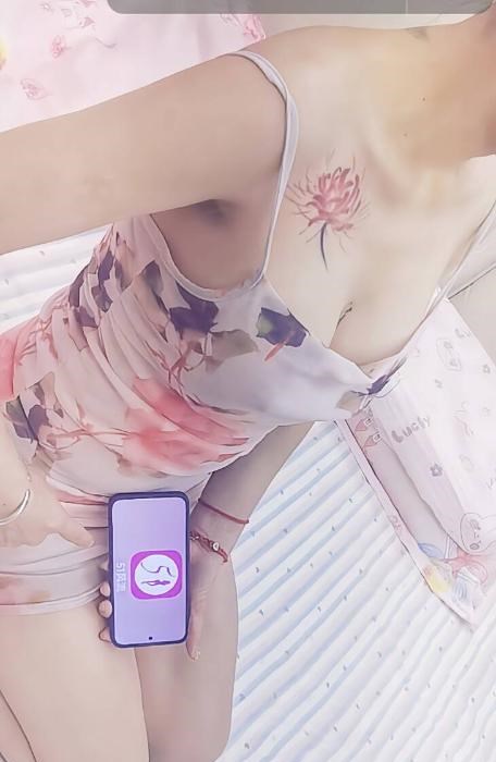 蜀山舌吻美女薇薇 图片 1