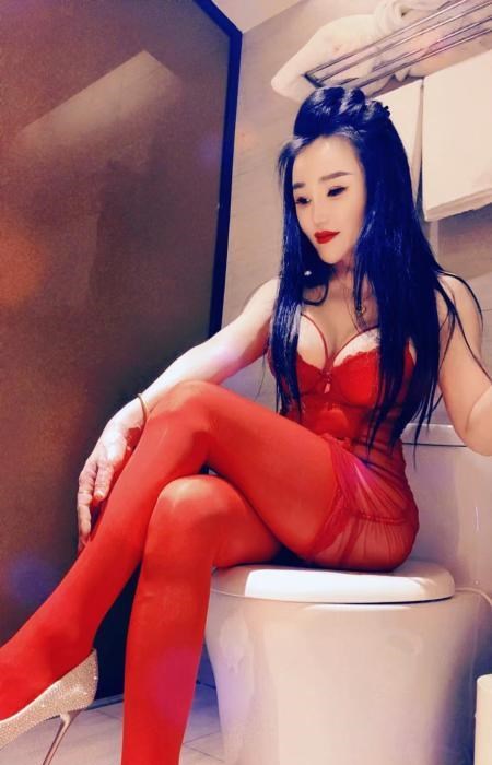 曹杨路深喉女王 图片 1