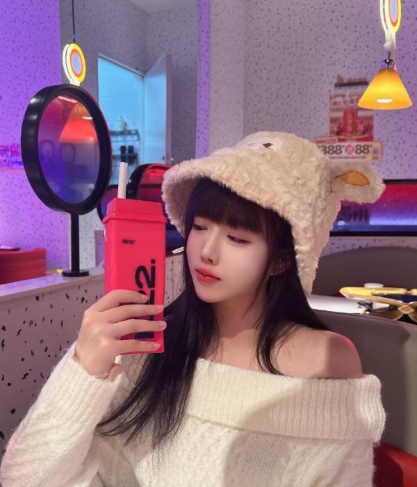 精致漂亮性感小女友 图片 1