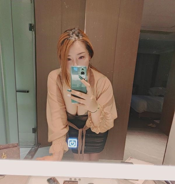 江岸大奶妞妞 图片 3
