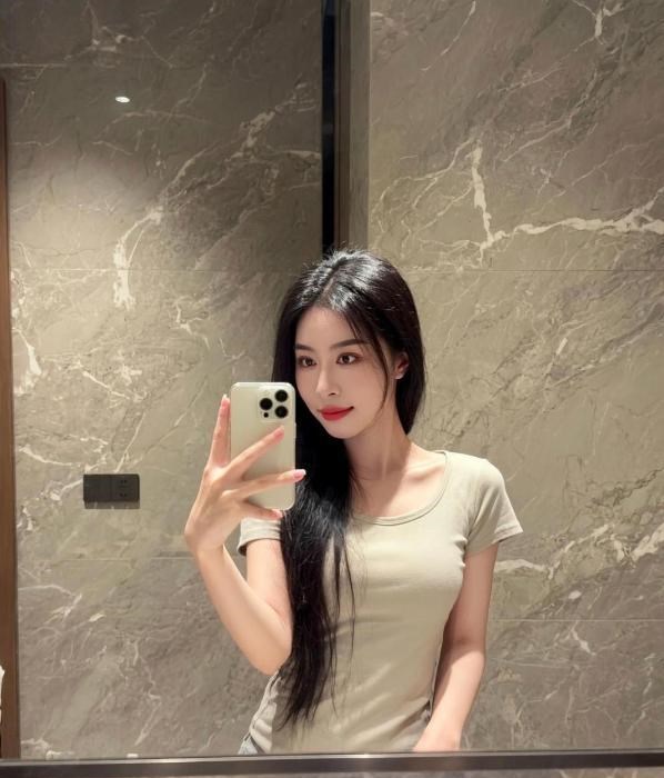 徐东蜜桃臀小姐姐 图片 1