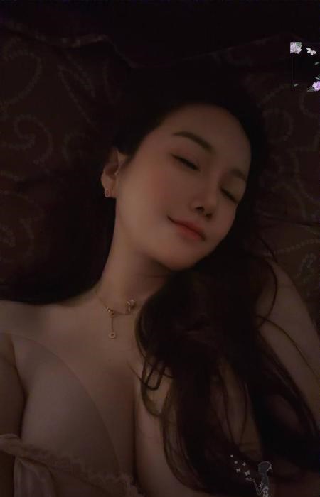 混血颜值性感御姐范 图片 1