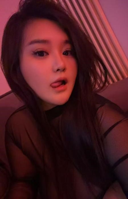 大波性感小骚妇 图片 2