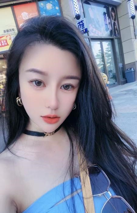 龙华媚眼骚猫 图片 1