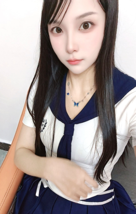 钟爱白云奶妈少妇 图片 1