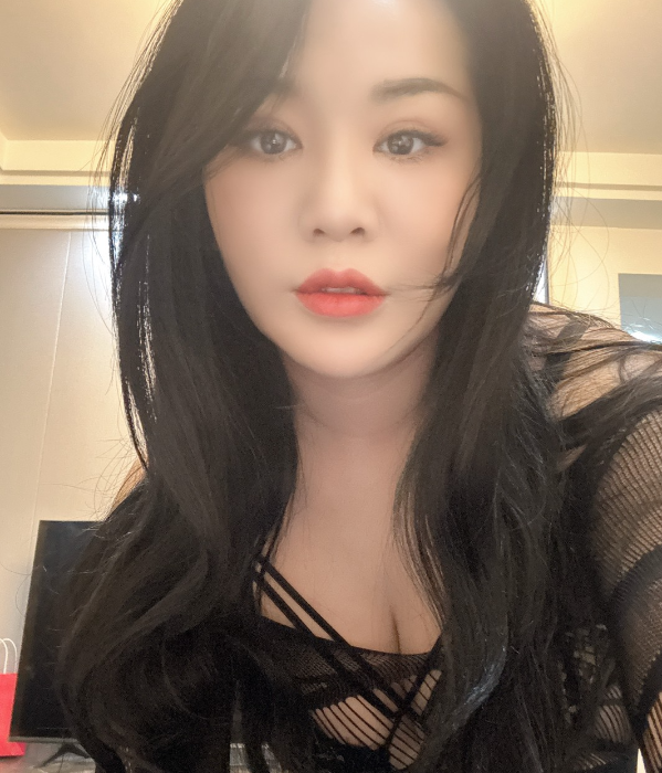 滨江服务系美臀少妇 图片 1