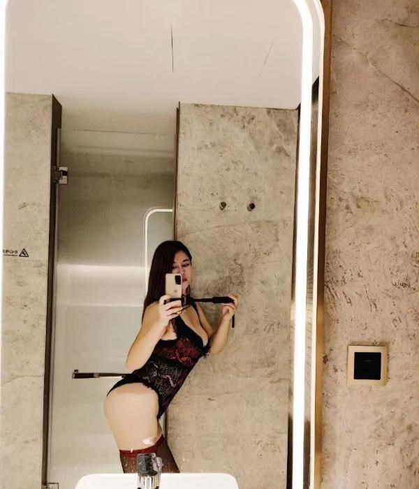 东北肥臀淫奶妹 图片 2