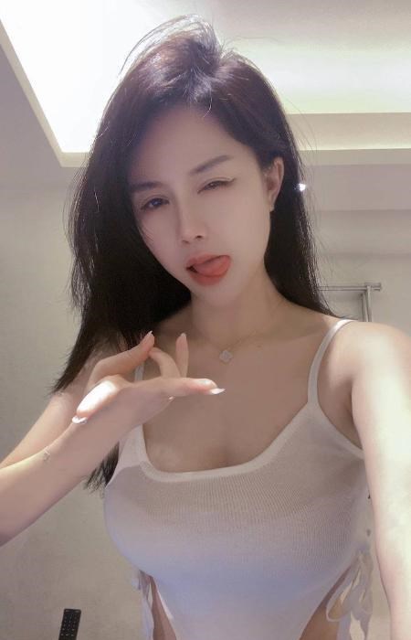 民治大胸骚妹可可 图片 1