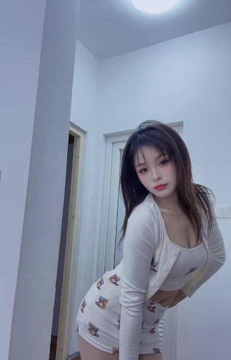 天河翘臀御姐小鱼 图片 1