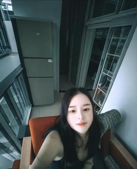 体验微胖超大胸 图片 1