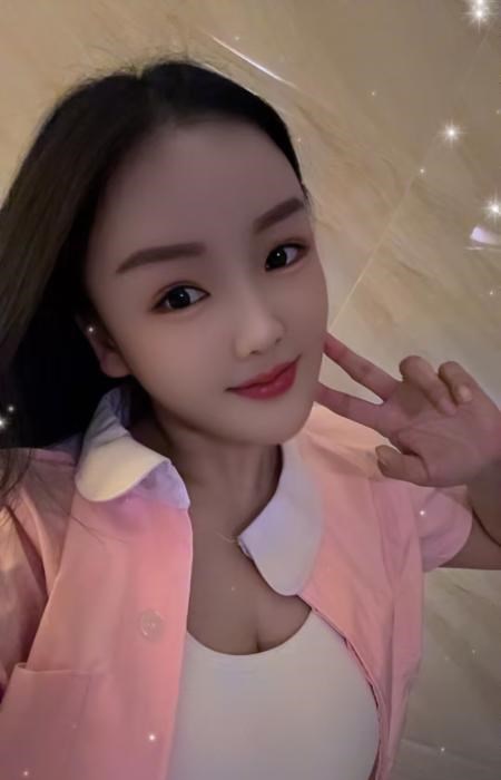前凸后翘小甜妹 图片 1