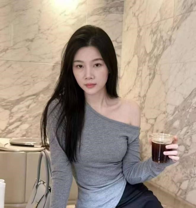 服务极好骚货花花 图片 2