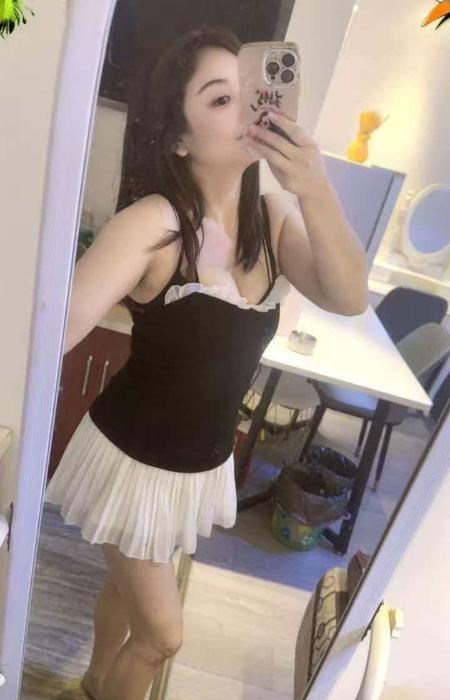 东湖大奶少妇 图片 1