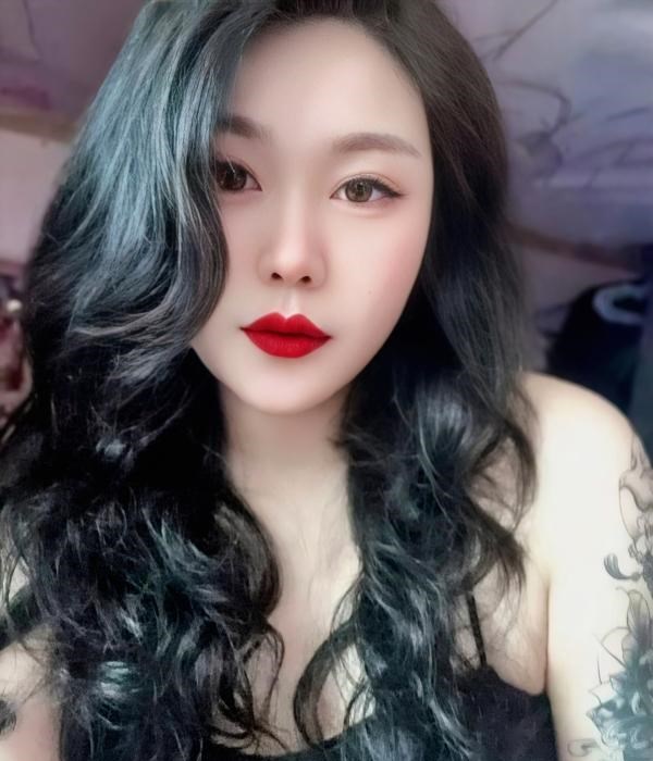 巨乳红唇性感贝贝 图片 1