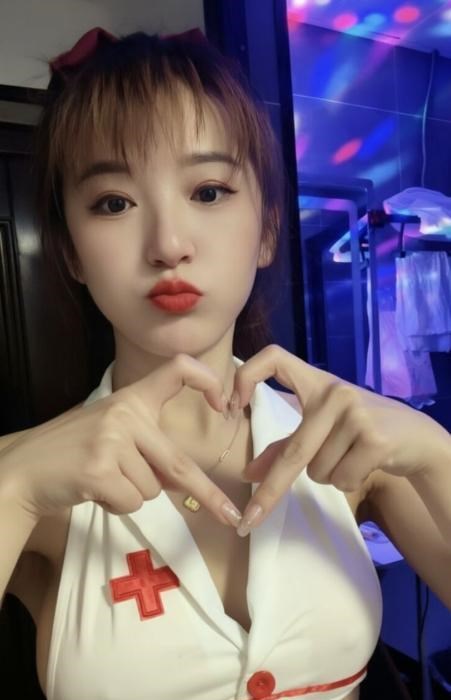 娇小型骚女小艾艾 图片 1