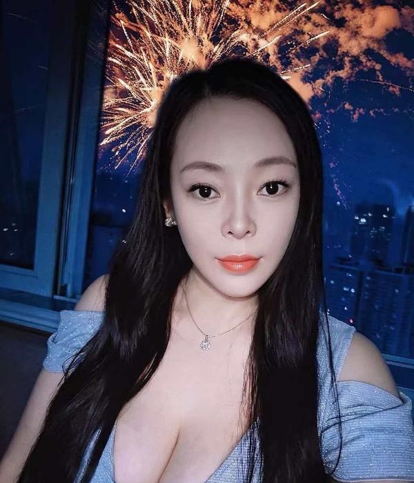 沙坪坝巨乳莉莉姐 图片 1