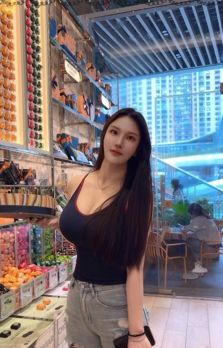 大胸女友西宝 图片 1