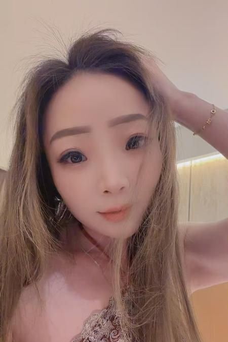 肤白小少妇珍珍 图片 2