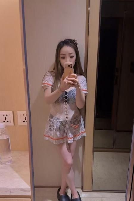 肤白小少妇珍珍 图片 4