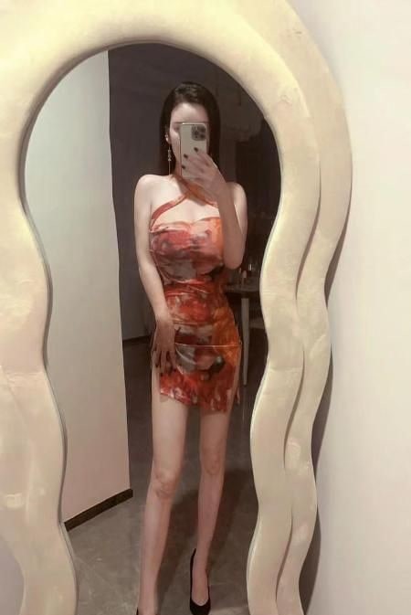 上城美乳骚温妮 图片 4