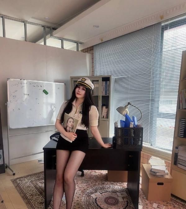 完美身材大胸颜值老师 图片 3