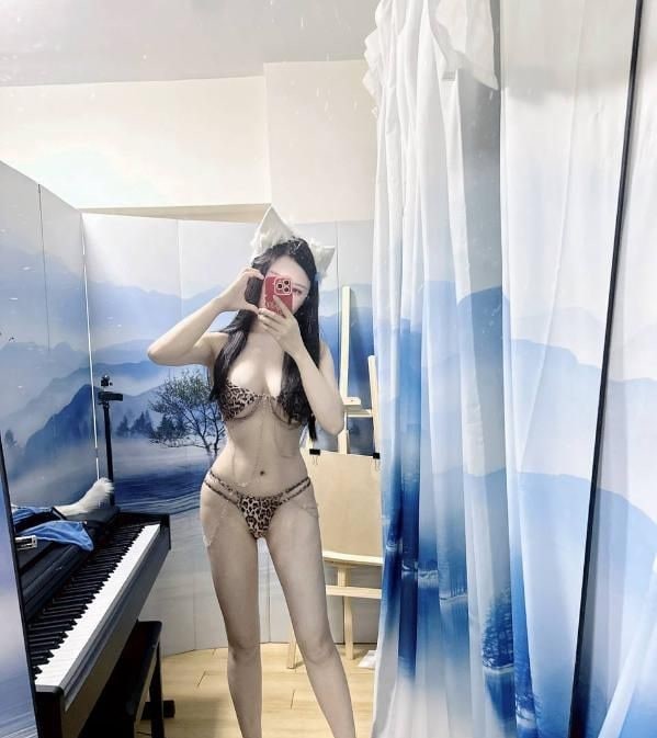 完美身材大胸颜值老师 图片 4