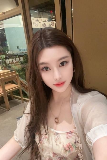 漂亮御姐大美 图片 1