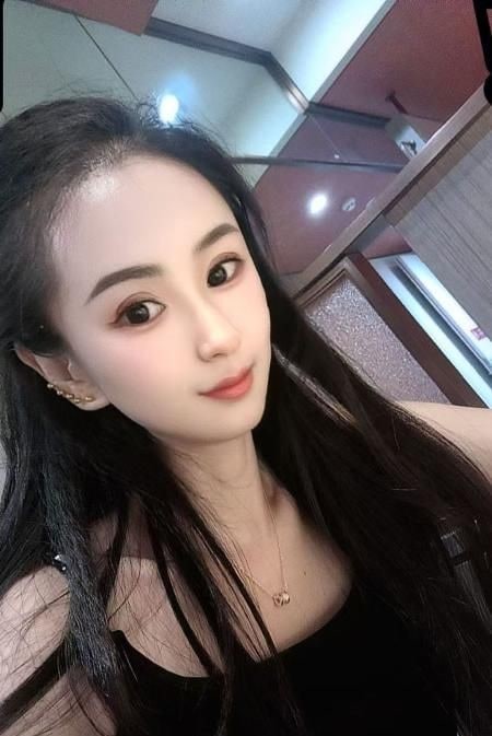 腰细臀圆的小骚逼 图片 1