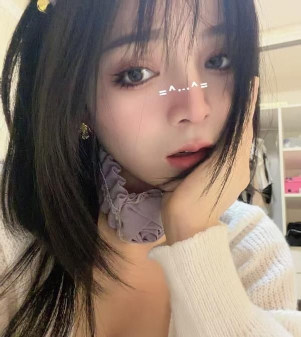性感乳胶小萝莉 图片 2