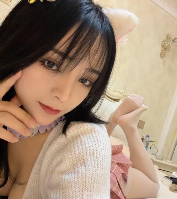 性感乳胶小萝莉 图片 3