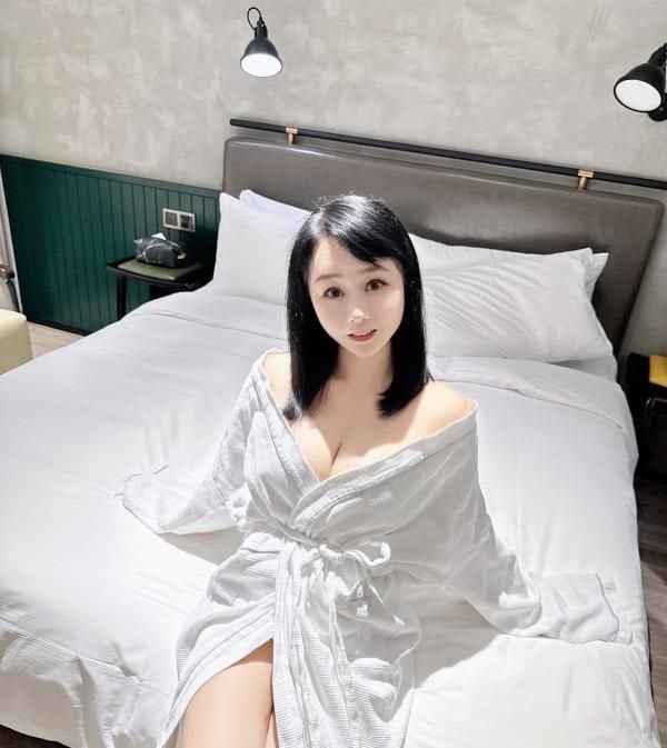 喷水御姐艾冰冰 图片 3