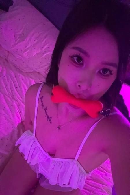 sm潮喷风骚九儿 图片 3
