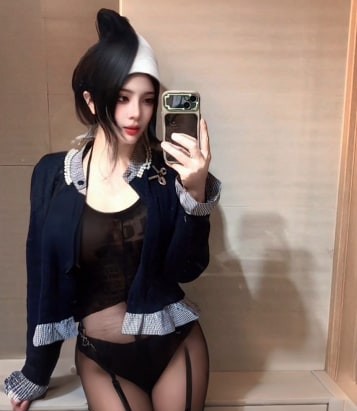 身材棒棒的美女老师 图片 1