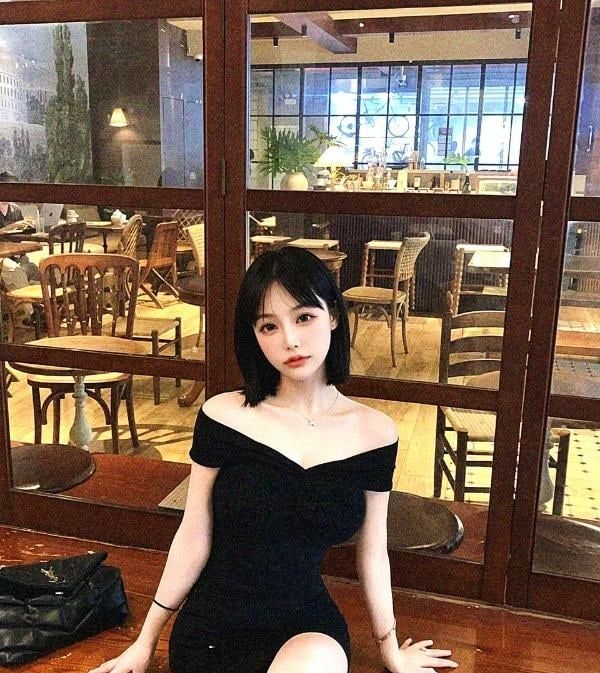 一线天小穴台湾UU 图片 1