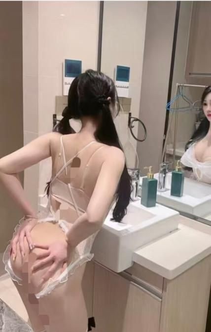 夫子庙双马尾骚蹄子 图片 1