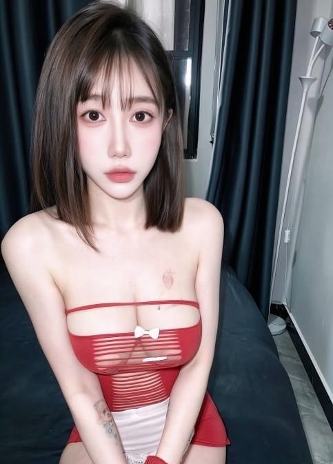 制服诱惑大胸妹圆圆 图片 2