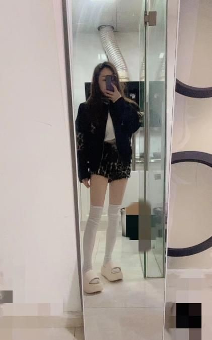昆山娇小泡芙小姐 图片 2