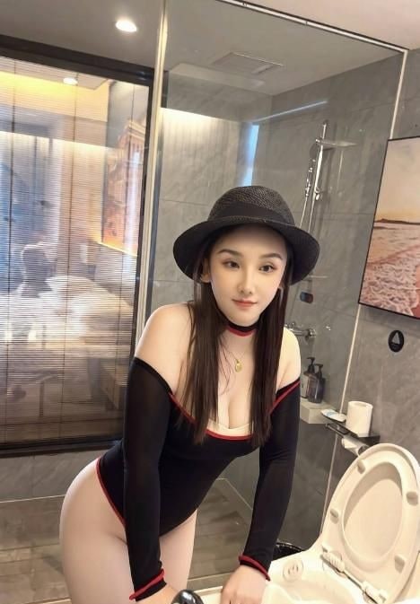大长腿翘臀艾薇儿 图片 2