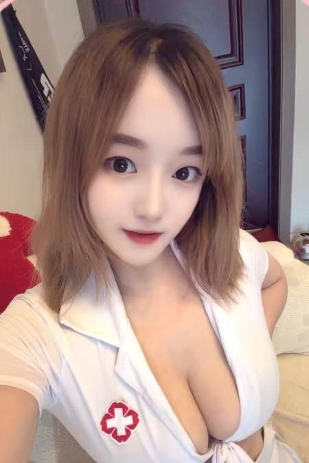 E奶大波梦梦
