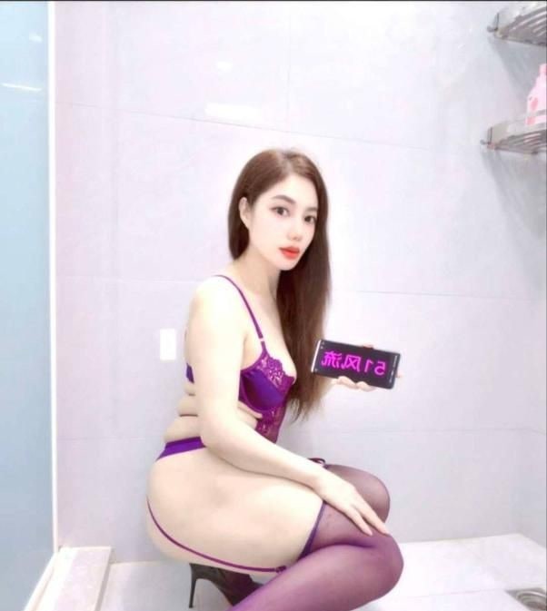 04萝莉三通田螺双飞 图片 2
