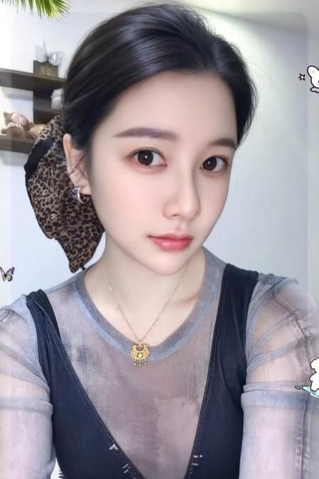 极具人妻感的御姐