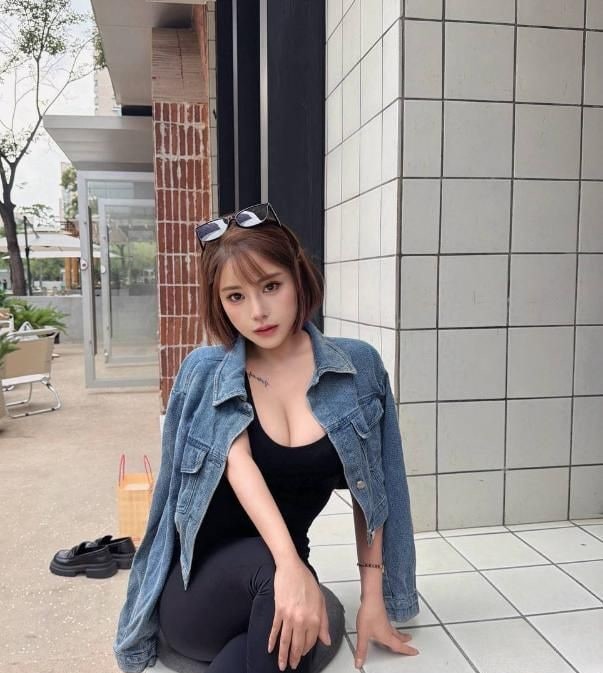 徐汇丰满大熊短发老师 图片 2