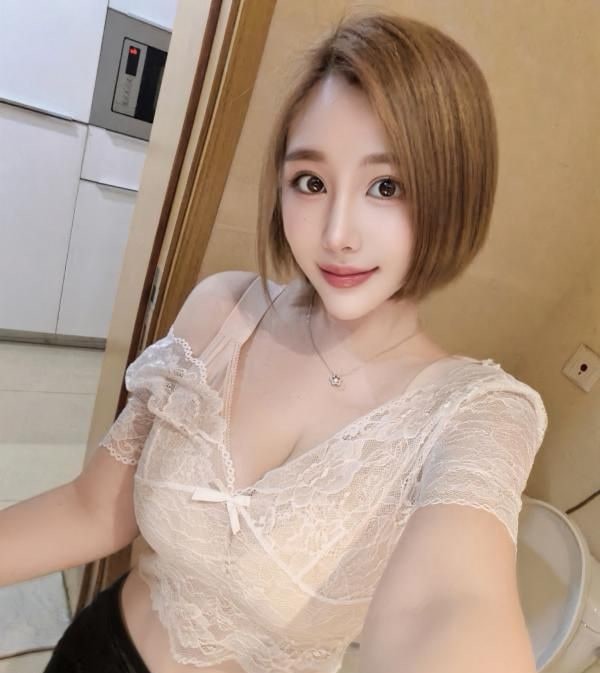 性感肤白小妖精 图片 2